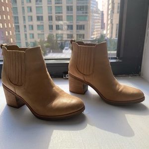 Sofft Sadova Caramel Bootie